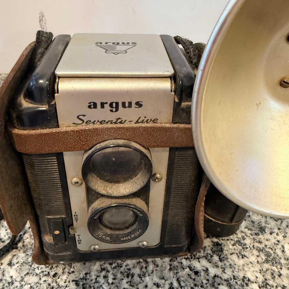Argus Vintage Seventy-five TLR‎ Box Camera Black Silver Metal Bakelite 620 Film